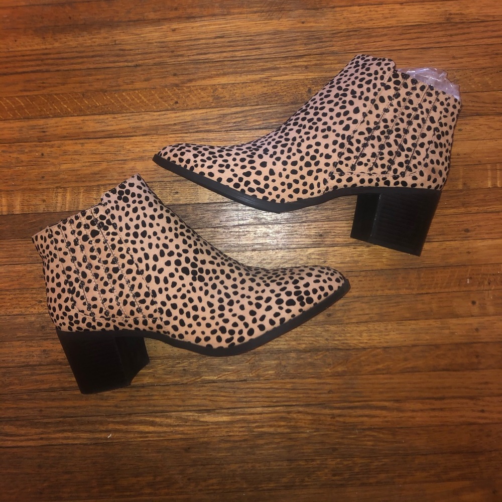 NWT Leopard booties